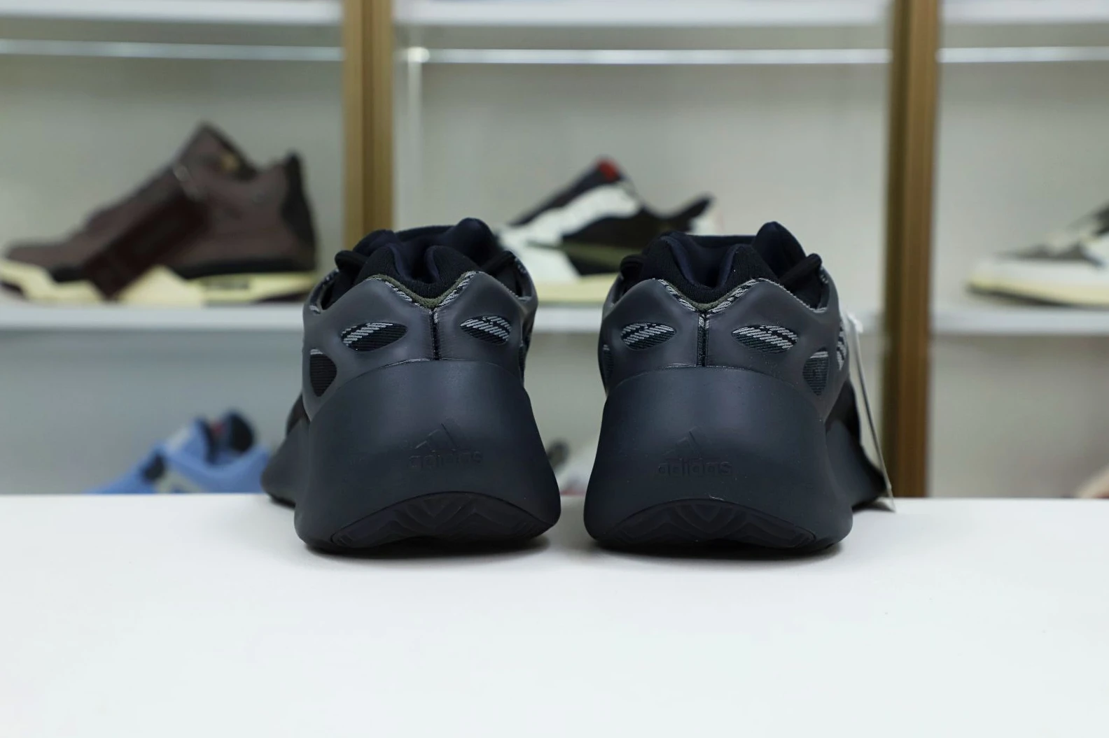 Kimikick YEEZY 700 V3 'ALVAH' GoodFit 72