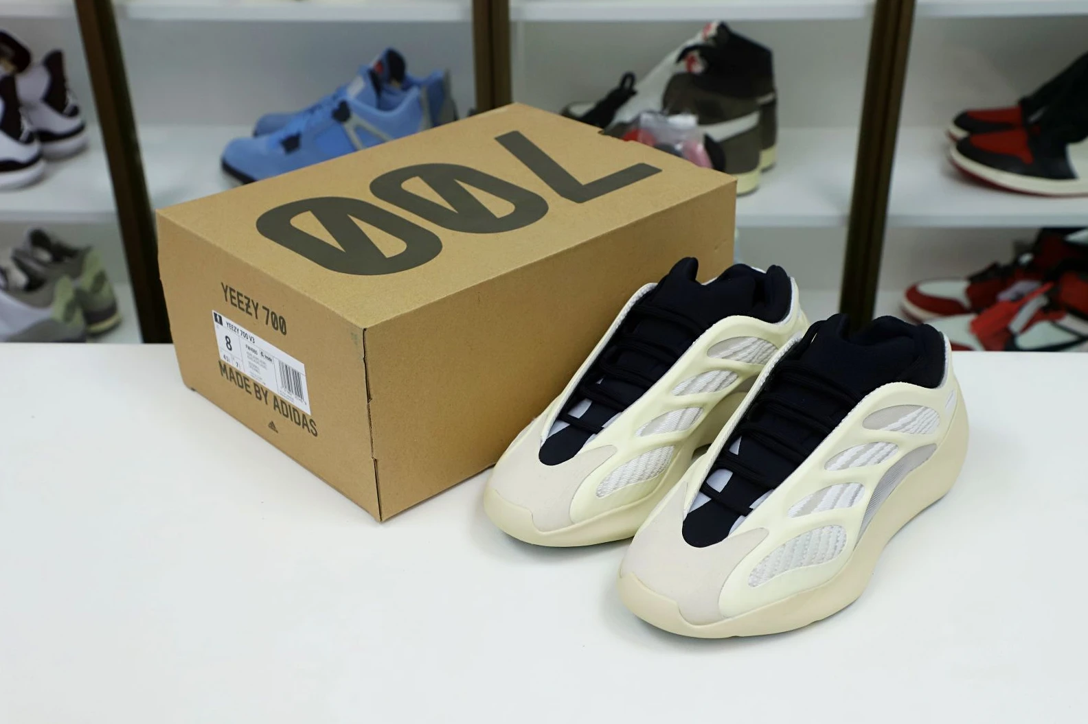 Kimikick YEEZY 700 V3 'AZAEL' GoodFit 76