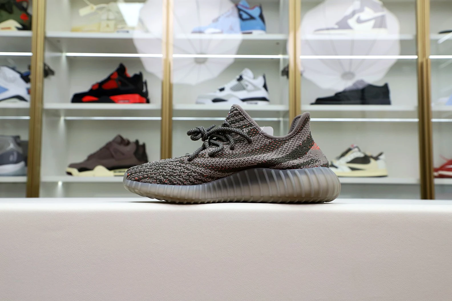 Kimikick YEEZY BOOST 350 V2 'BELUGA' ModernLook 80
