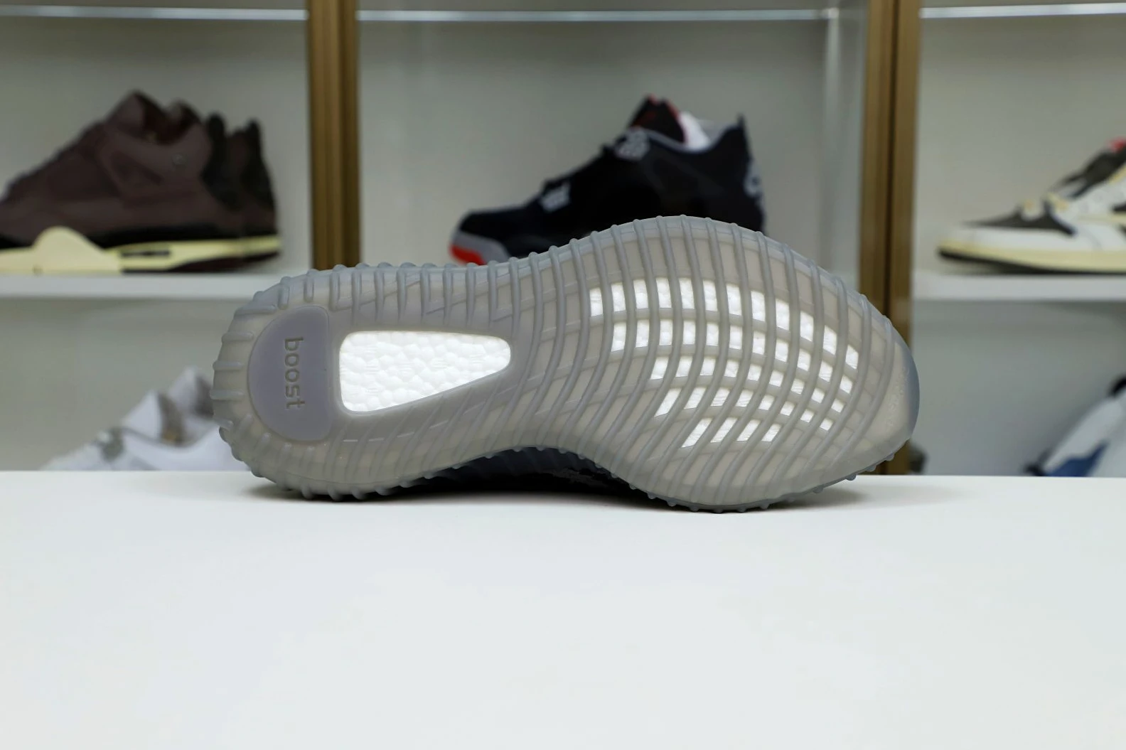 Kimikick YEEZY BOOST 350 V2 'BELUGA 2.0' StreetReady 73