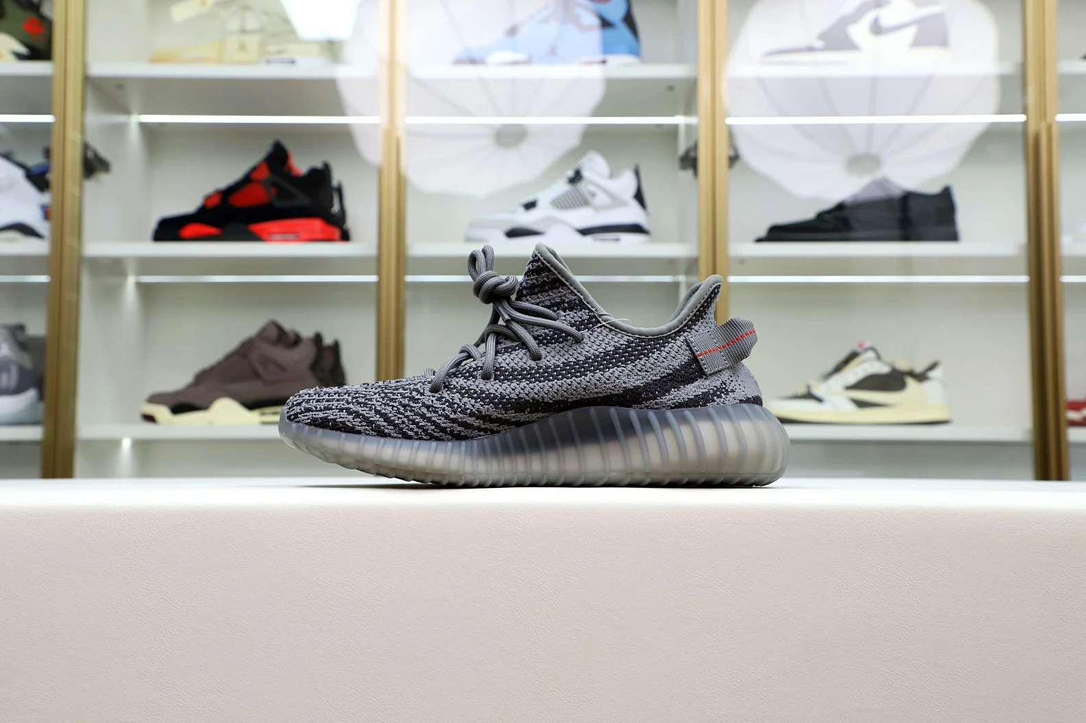 Kimikick YEEZY BOOST 350 V2 'BELUGA 2.0' StreetReady 73