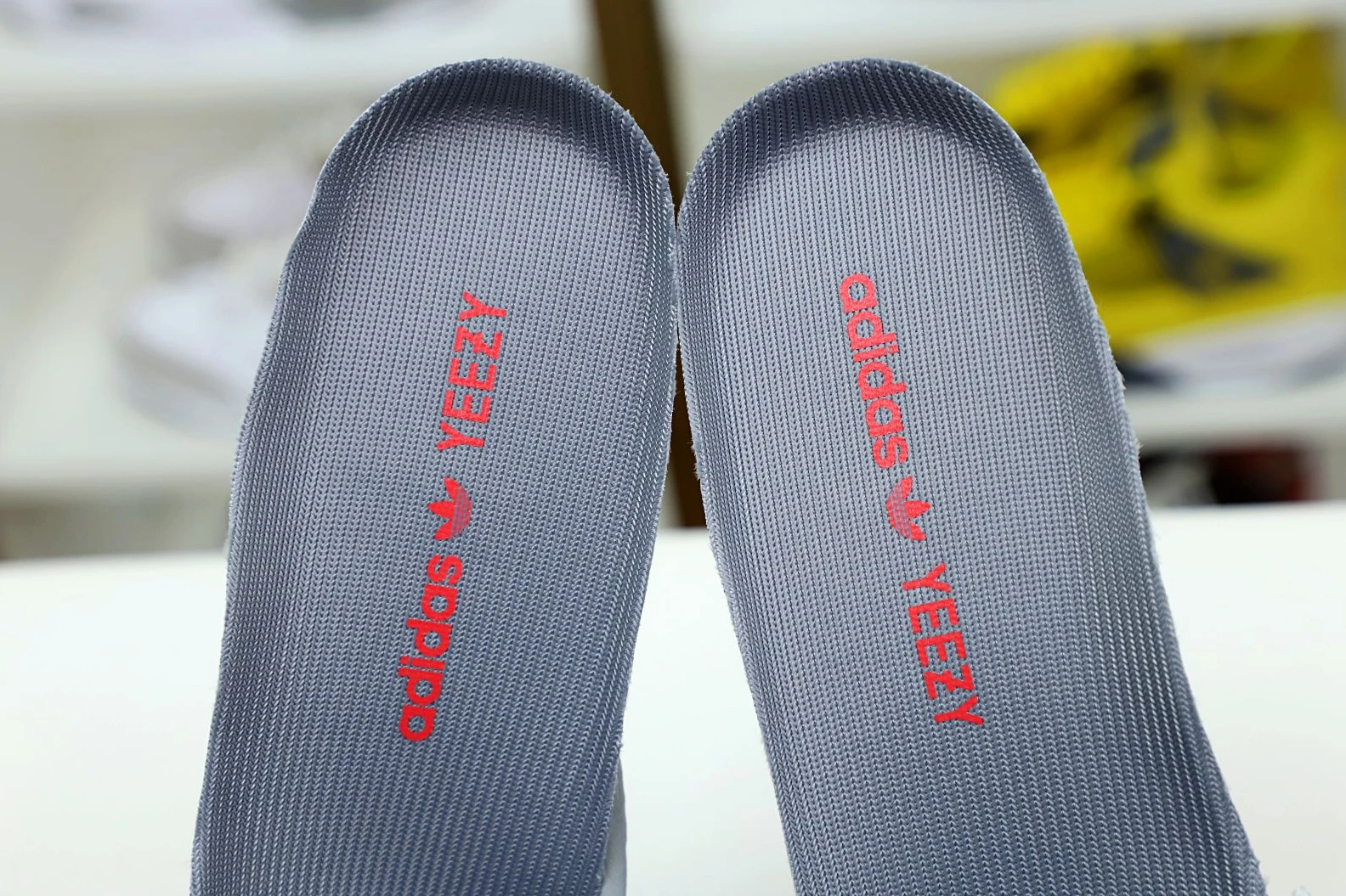 Kimikick YEEZY BOOST 350 V2 'BELUGA 2.0' StreetReady 73
