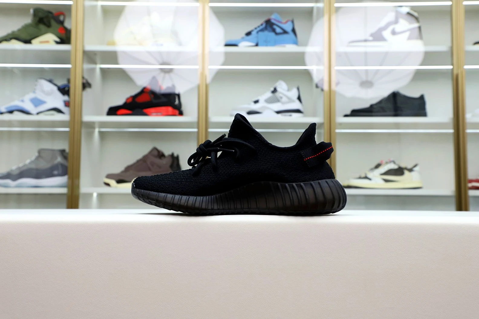 Kimikick YEEZY BOOST 350 V2 'BRED' SportInspired 70