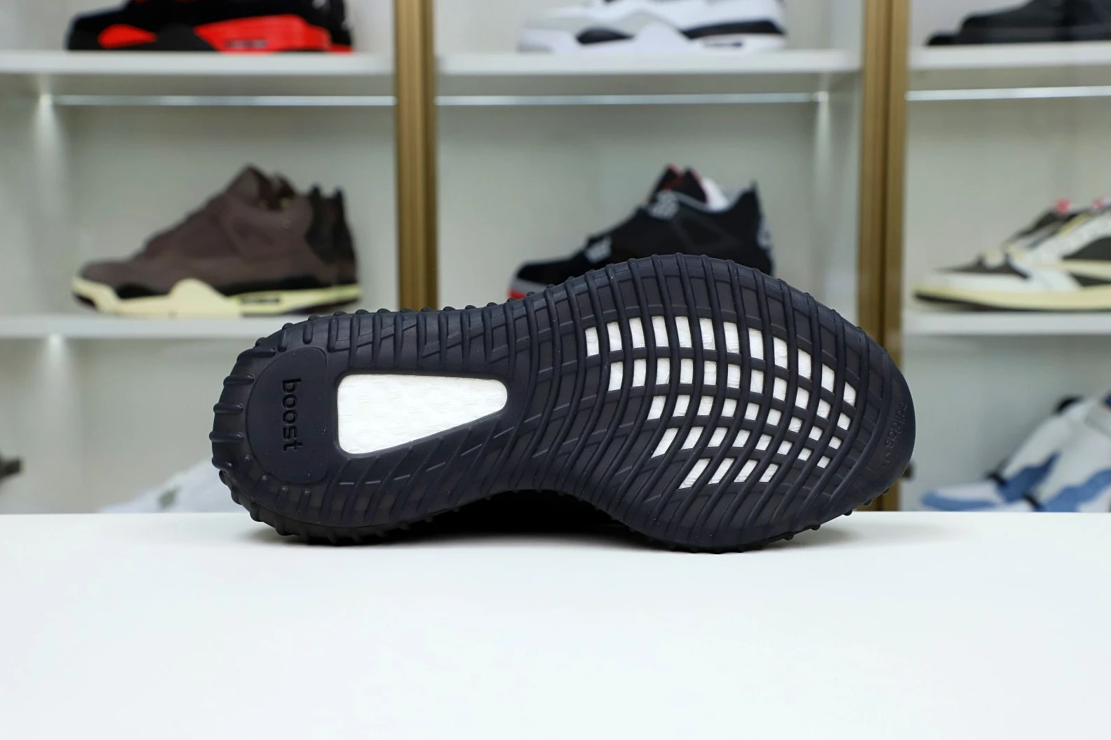 Kimikick YEEZY BOOST 350 V2 'BRED' SportInspired 70