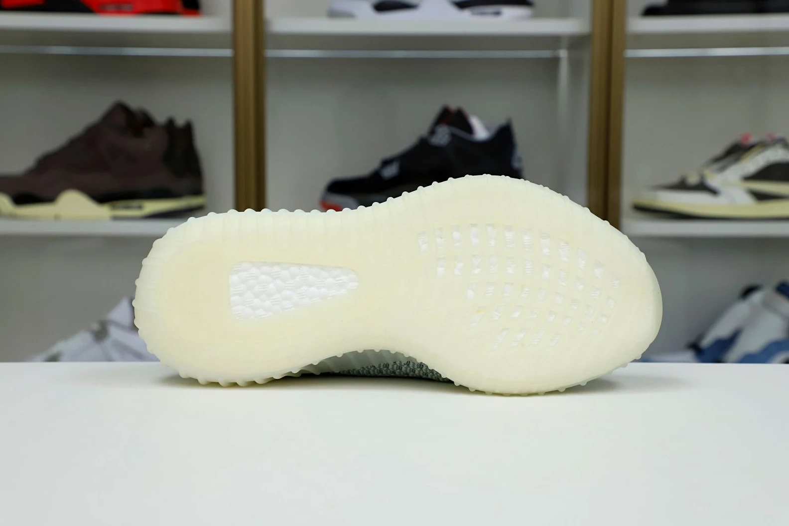 Kimikick YEEZY BOOST 350 V2 'CLOUD WHITE NON-REFLECTIVE' Fashionable 83