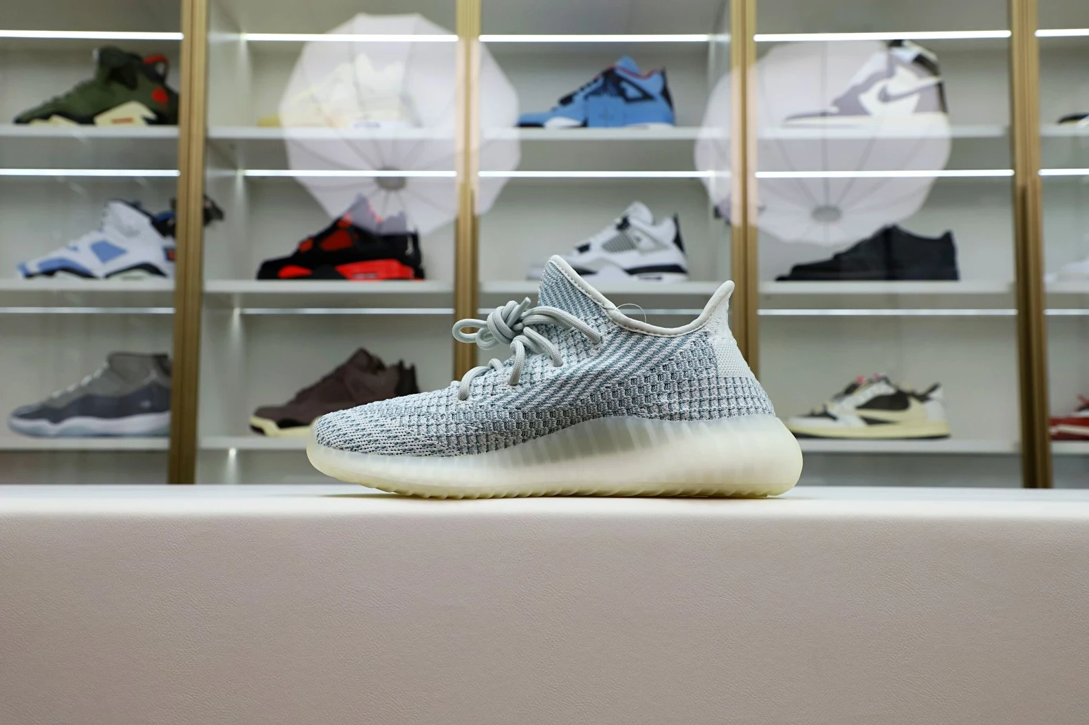 Kimikick YEEZY BOOST 350 V2 'CLOUD WHITE NON-REFLECTIVE' Fashionable 83