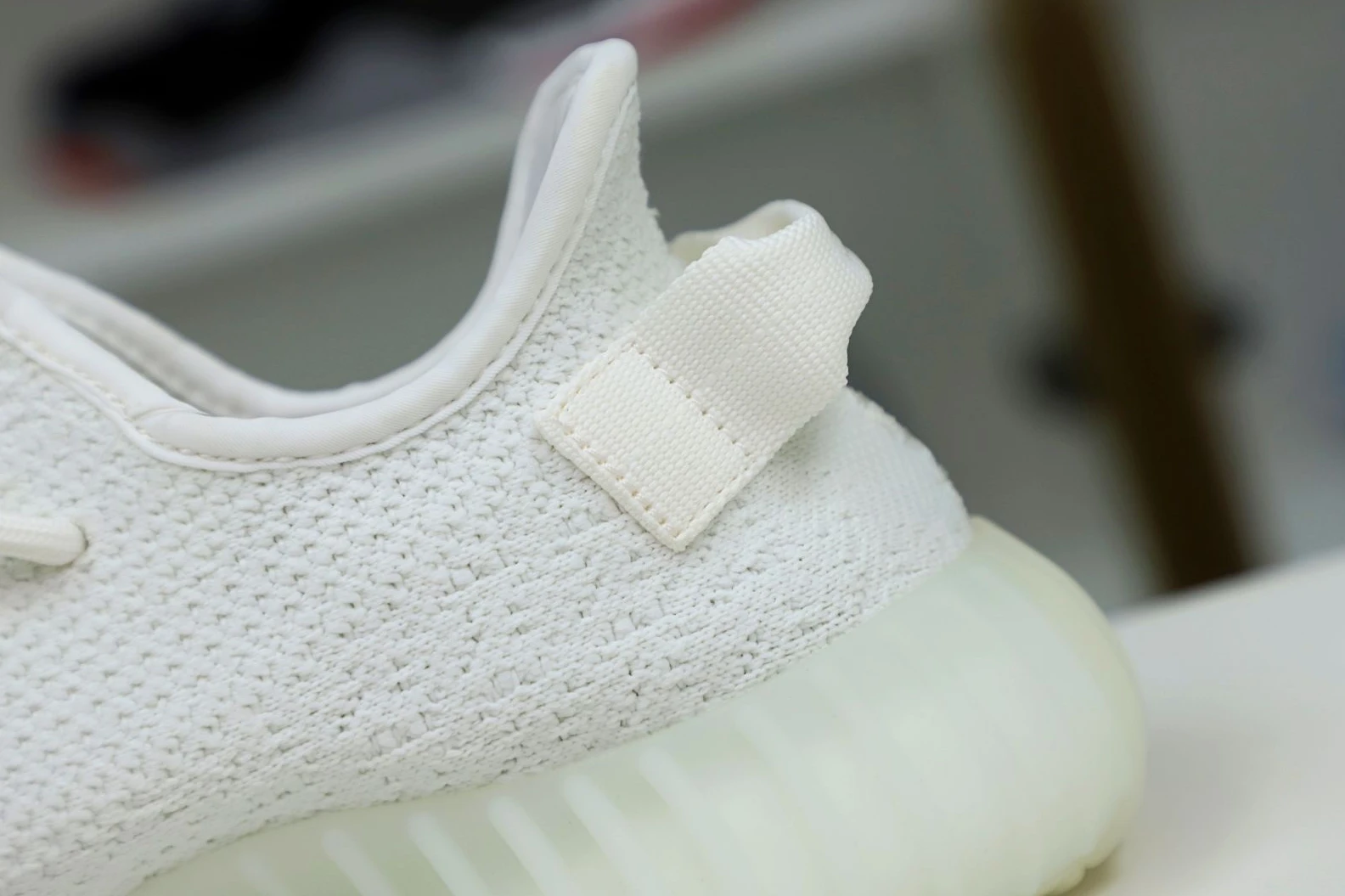 Kimikick YEEZY BOOST 350 V2 'CREAM WHITE   TRIPLE WHITE' Fashionable 19