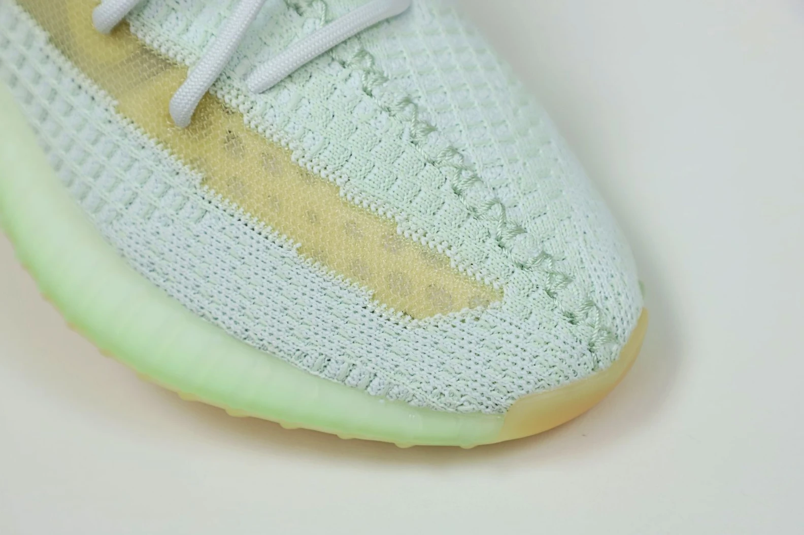 Kimikick YEEZY BOOST 350 V2 'HYPERSPACE' StreetReady 36