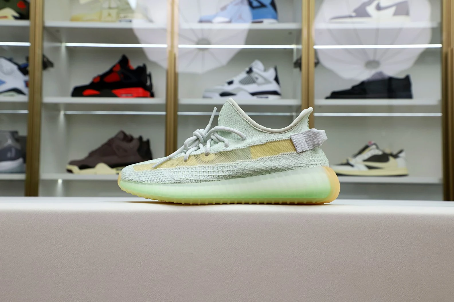 Kimikick YEEZY BOOST 350 V2 'HYPERSPACE' StreetReady 36