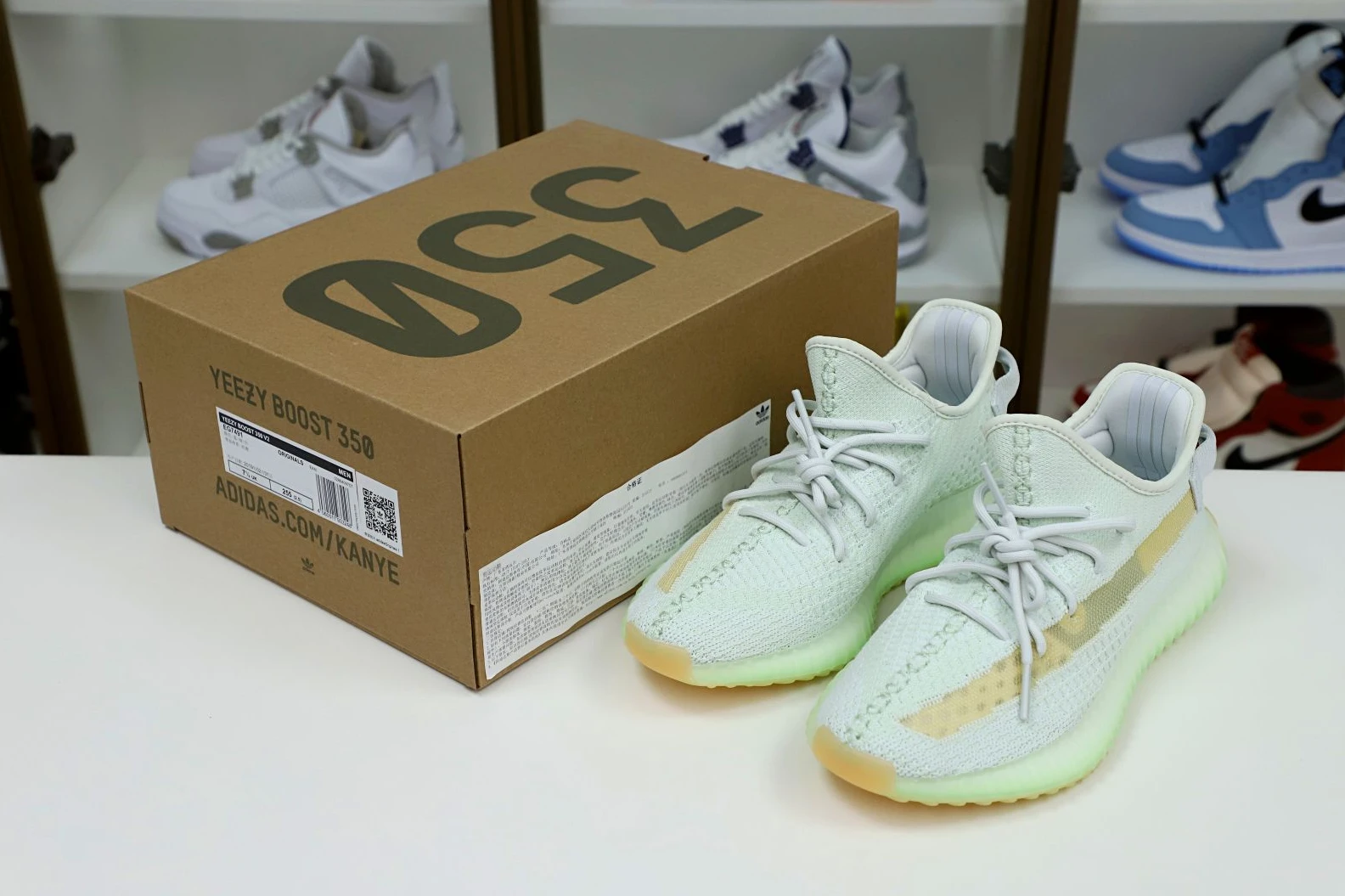 Kimikick YEEZY BOOST 350 V2 'HYPERSPACE' StreetReady 36