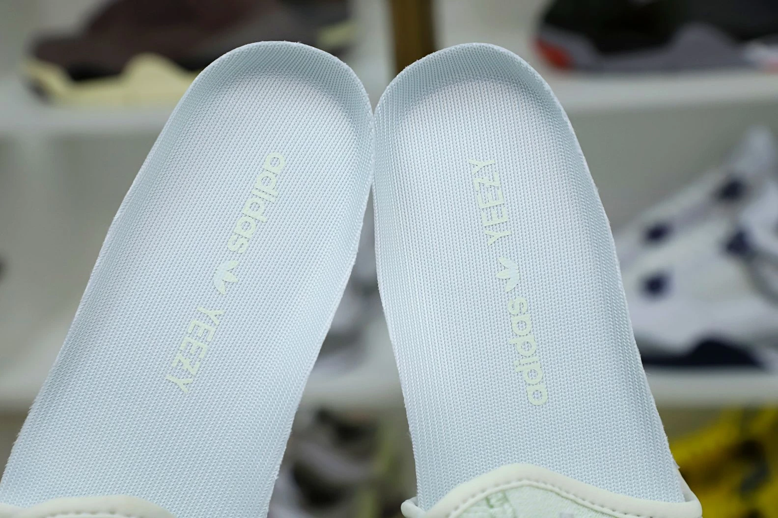 Kimikick YEEZY BOOST 350 V2 'HYPERSPACE' StreetReady 36