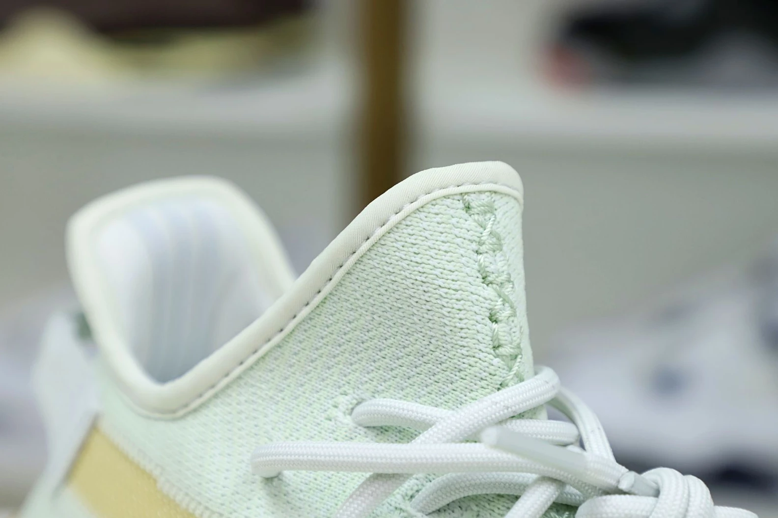 Kimikick YEEZY BOOST 350 V2 'HYPERSPACE' StreetReady 36