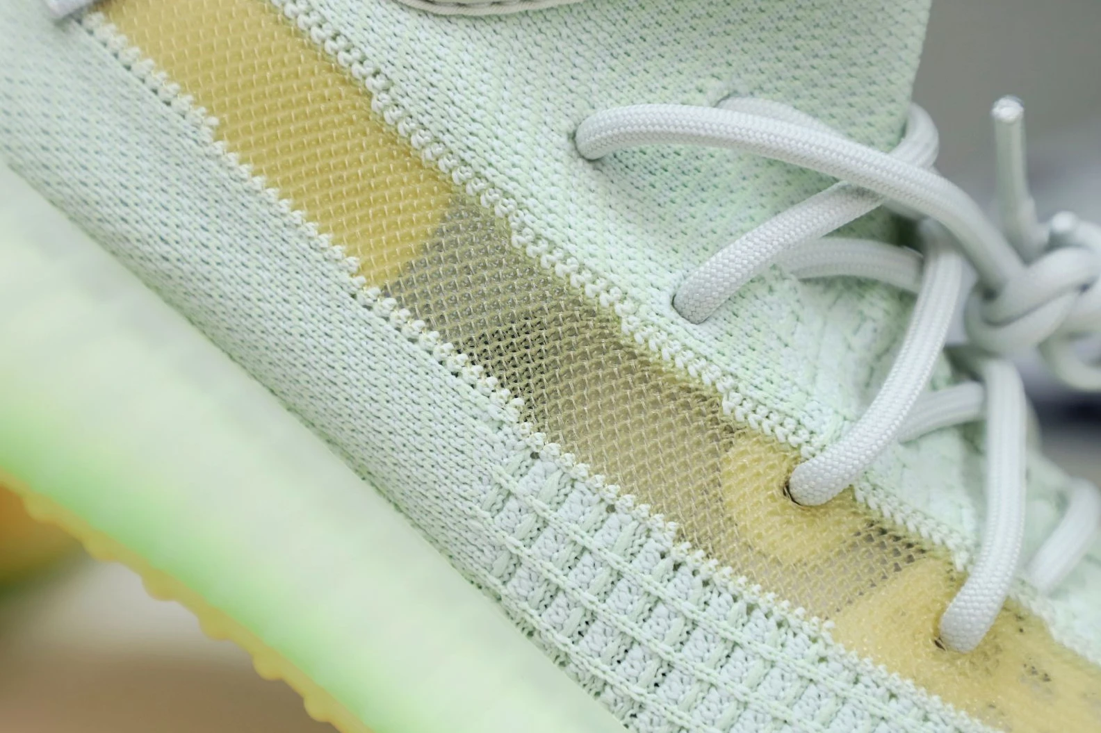 Kimikick YEEZY BOOST 350 V2 'HYPERSPACE' StreetReady 36