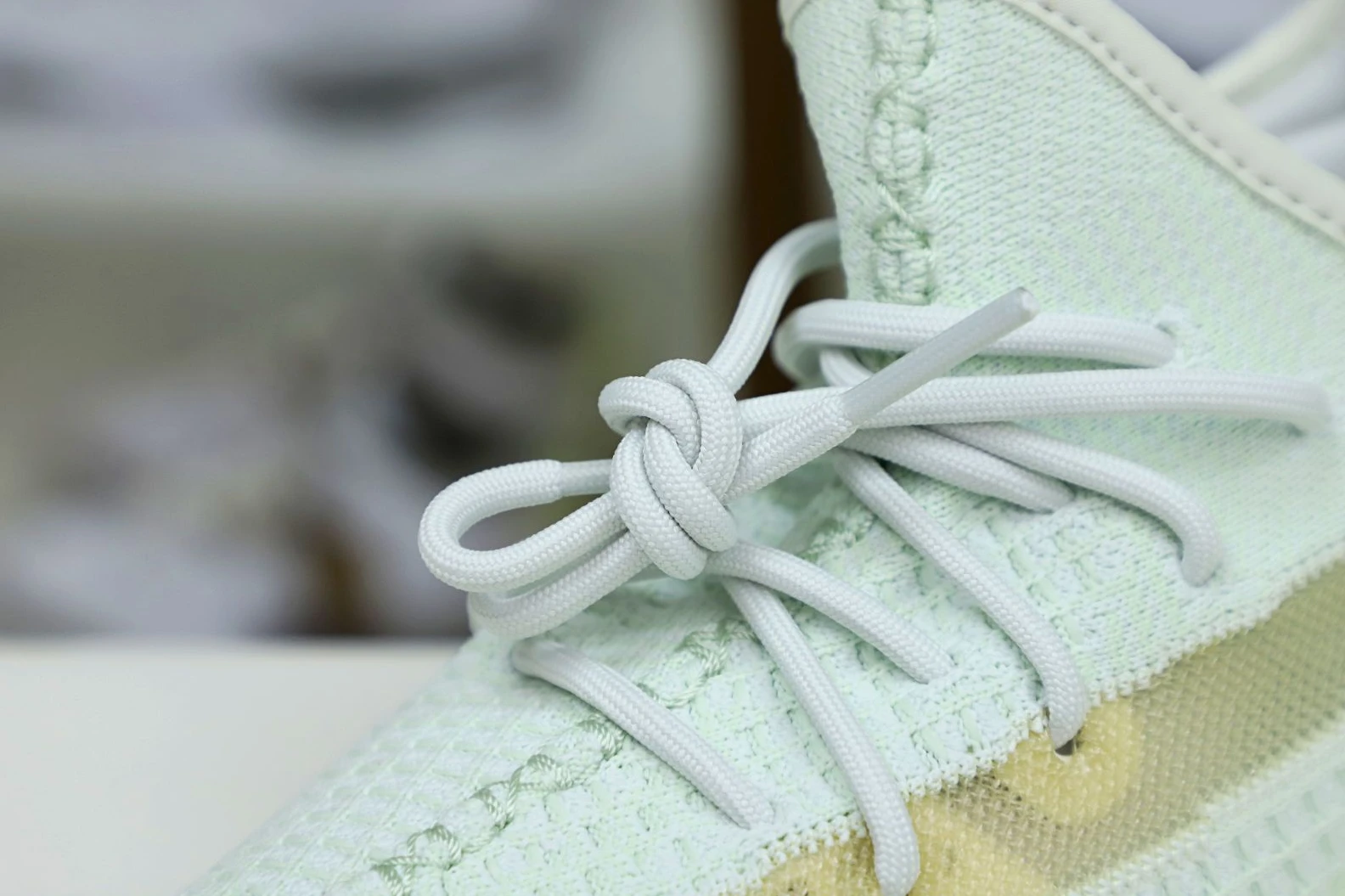 Kimikick YEEZY BOOST 350 V2 'HYPERSPACE' StreetReady 36