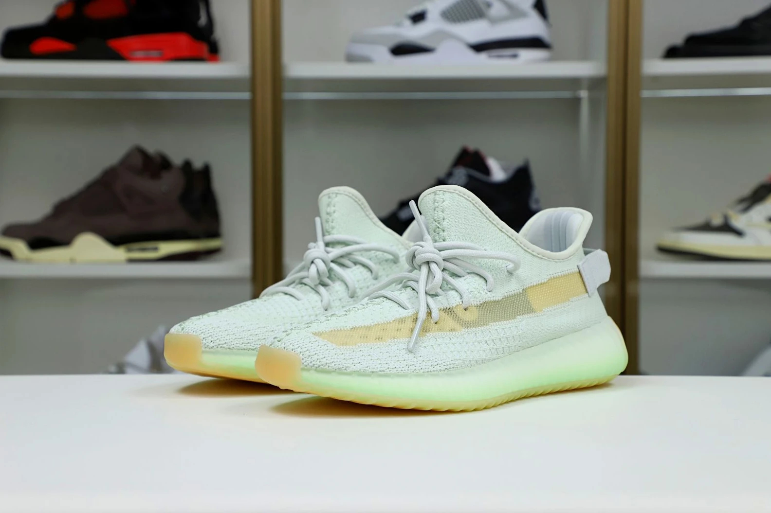 Kimikick YEEZY BOOST 350 V2 'HYPERSPACE' StreetReady 36