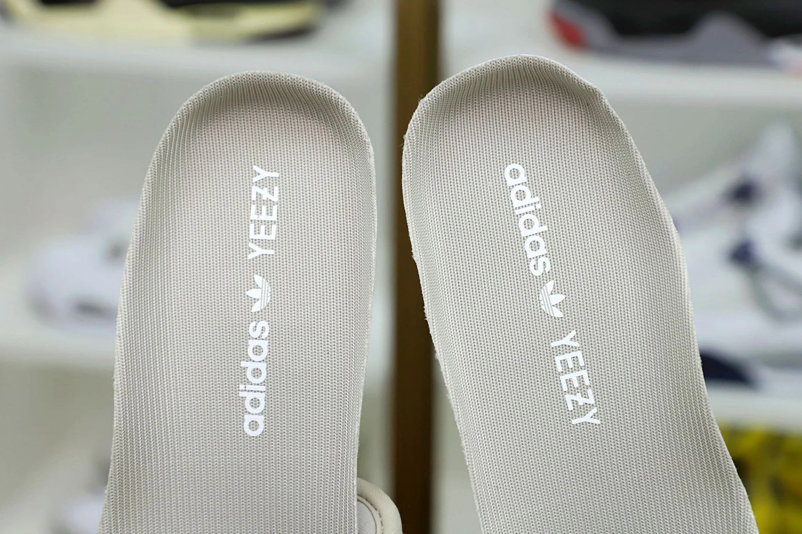 Kimikick YEEZY BOOST 350 V2 'SESAME' WellDesigned 44