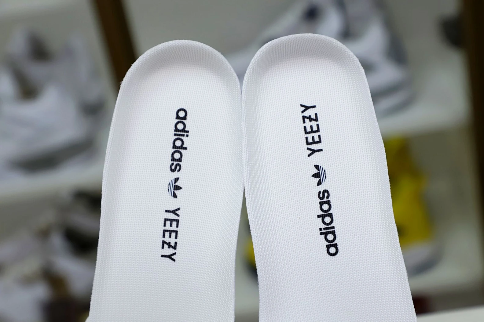 Kimikick YEEZY BOOST 350 V2 'STATIC NON- EasyMatch 59