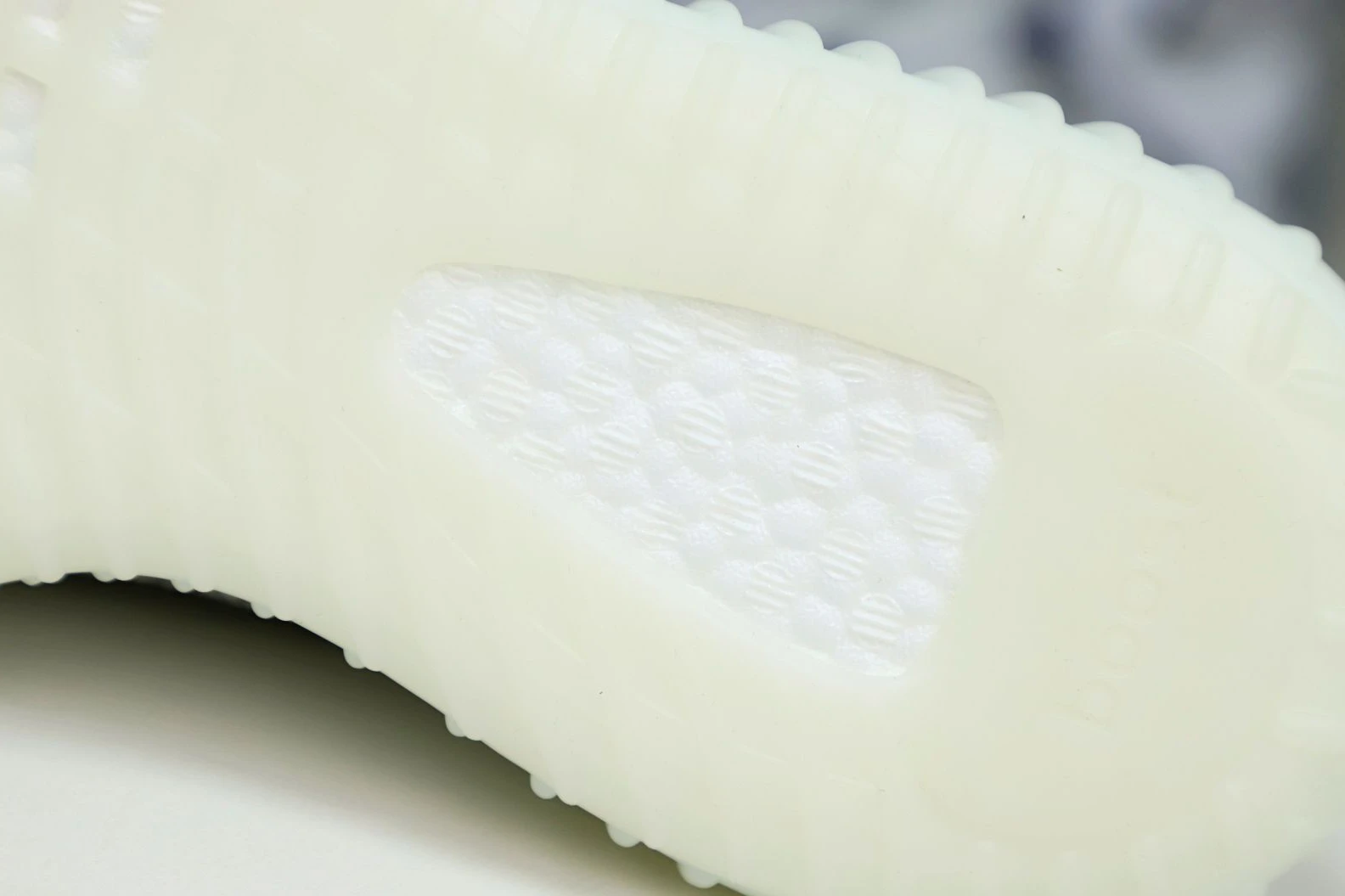 Kimikick YEEZY BOOST 350 V2 'STATIC REFLECTIVE' SportInspired 20