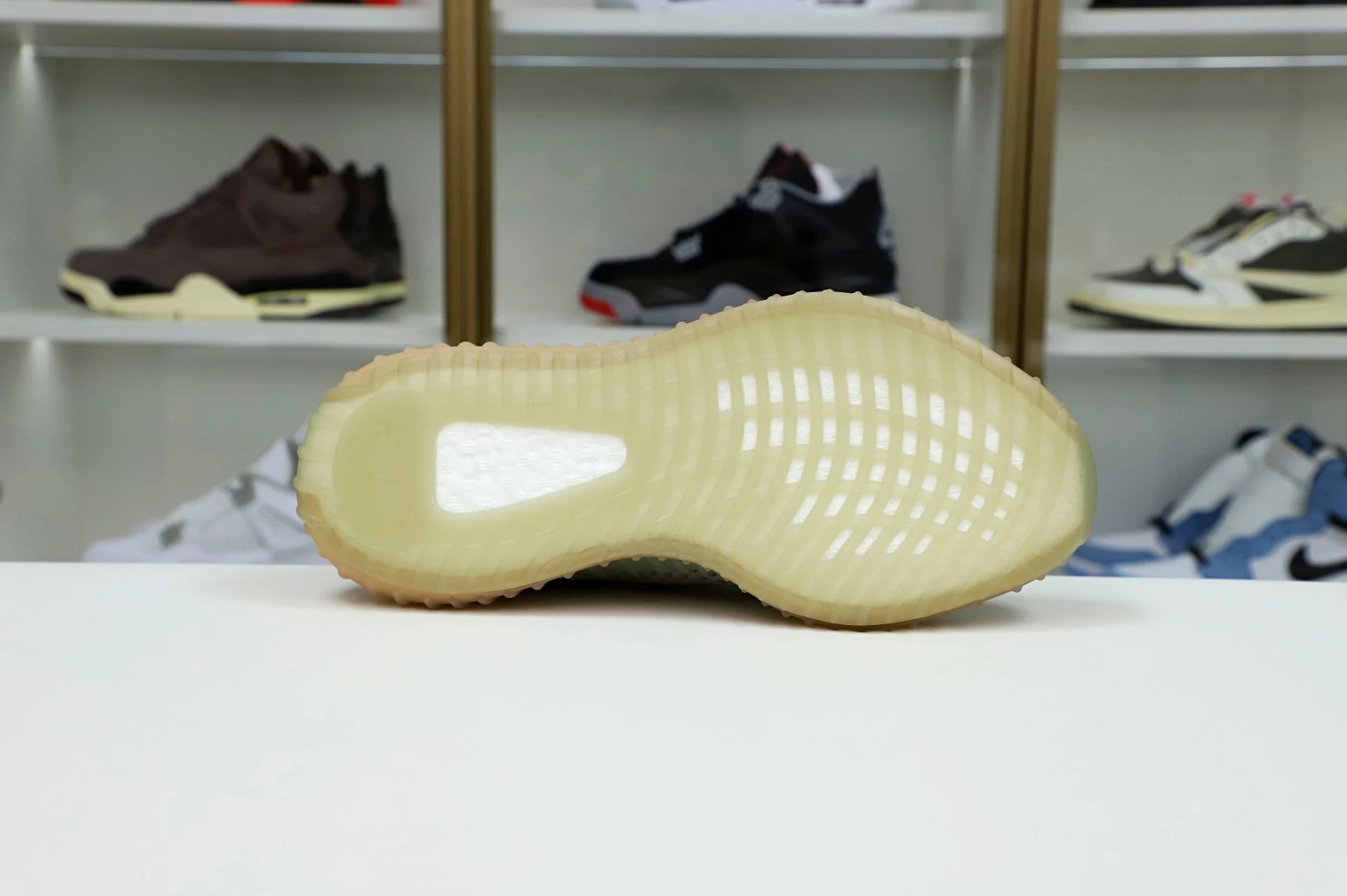 Kimikick YEEZY BOOST 350 V2 'TRUE FORM' BestValue 74