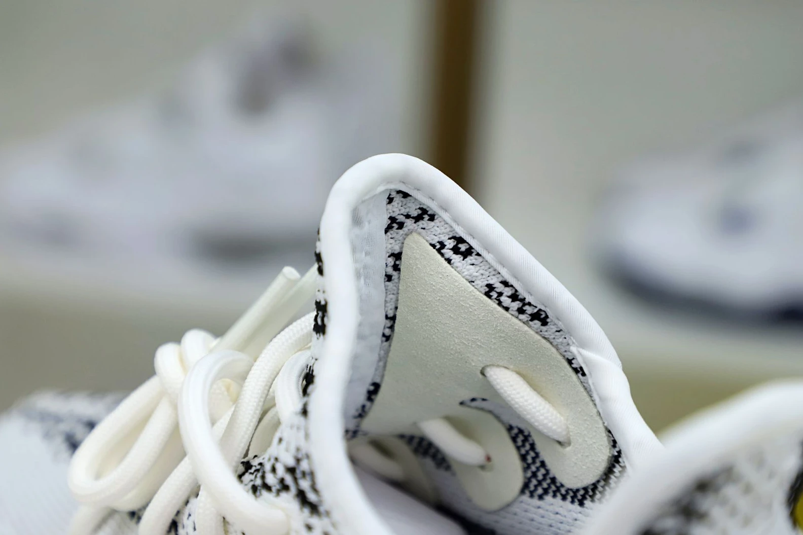 Kimikick YEEZY BOOST 350 V2 'ZEBRA' BestValue 79