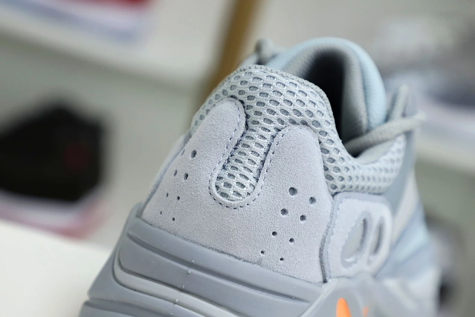 Kimikick YEEZY BOOST 700 'INERTIA' UrbanStyle 56