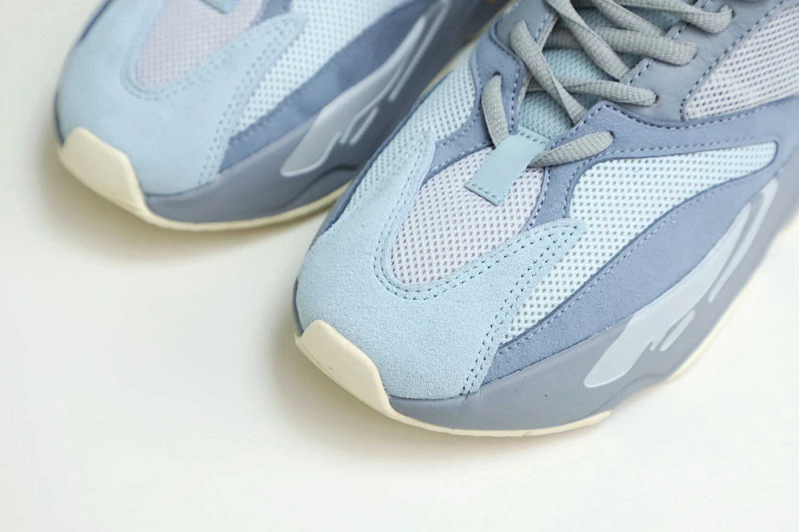 Kimikick YEEZY BOOST 700 'INERTIA' UrbanStyle 56