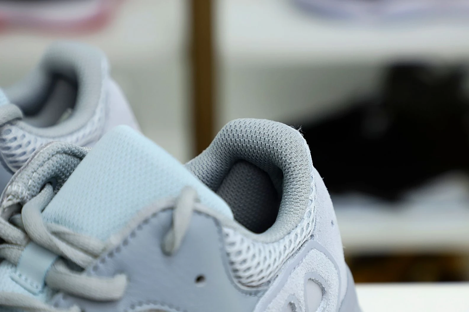 Kimikick YEEZY BOOST 700 'INERTIA' UrbanStyle 56