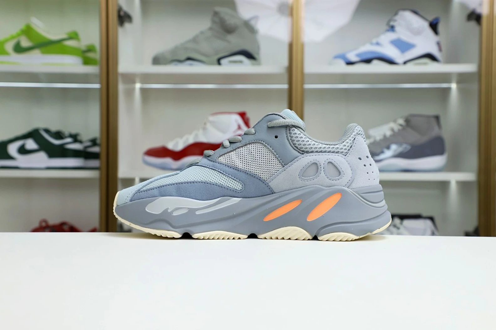 Kimikick YEEZY BOOST 700 'INERTIA' UrbanStyle 56