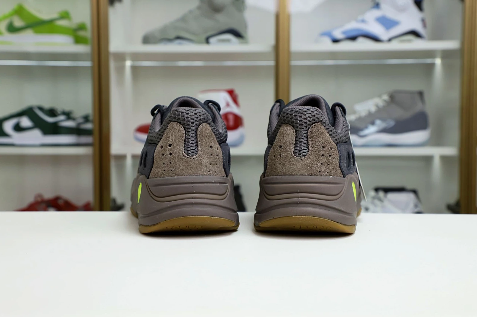 Kimikick YEEZY BOOST 700 'MAUVE' SmartChoice 25