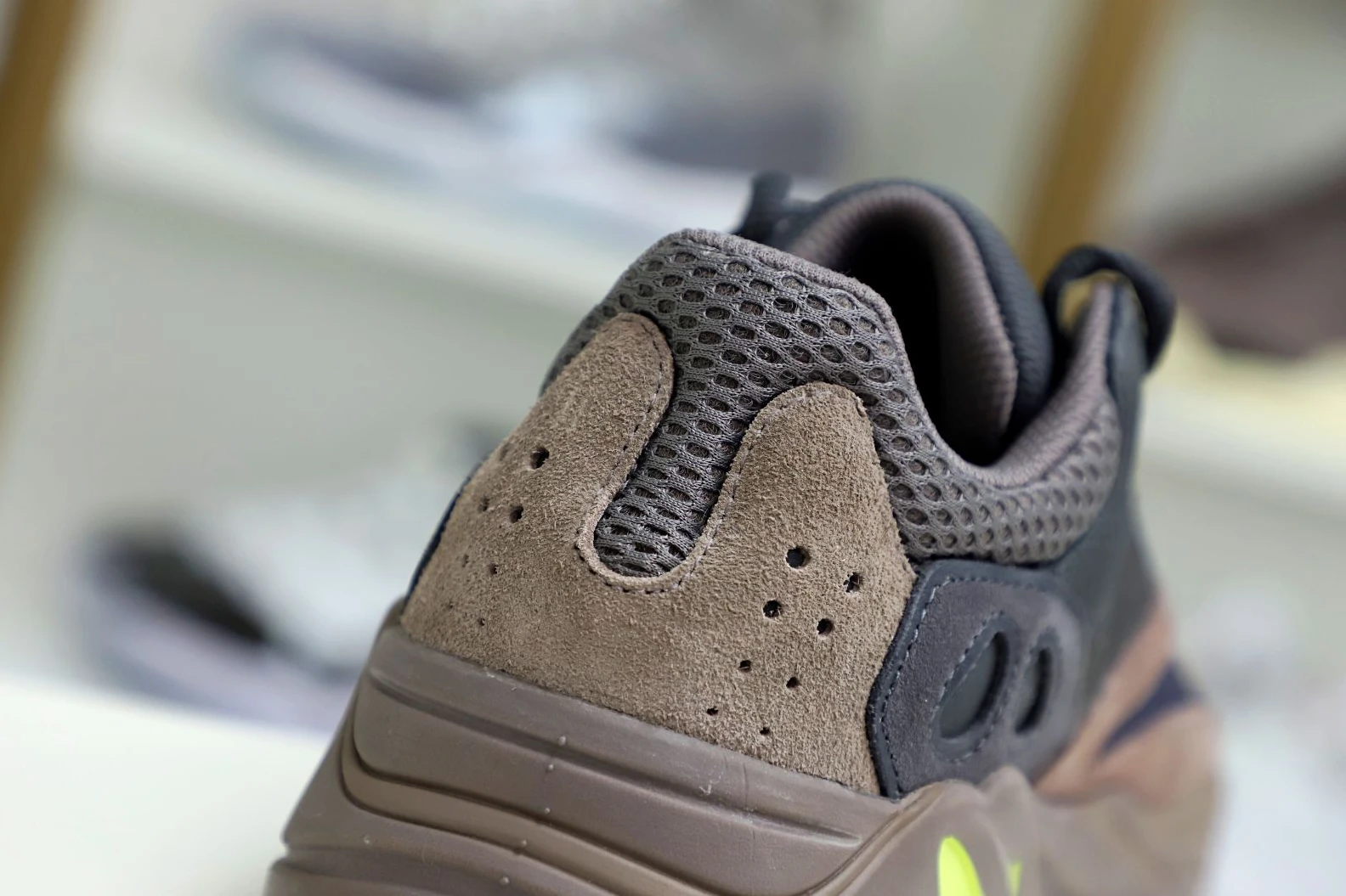 Kimikick YEEZY BOOST 700 'MAUVE' SmartChoice 25