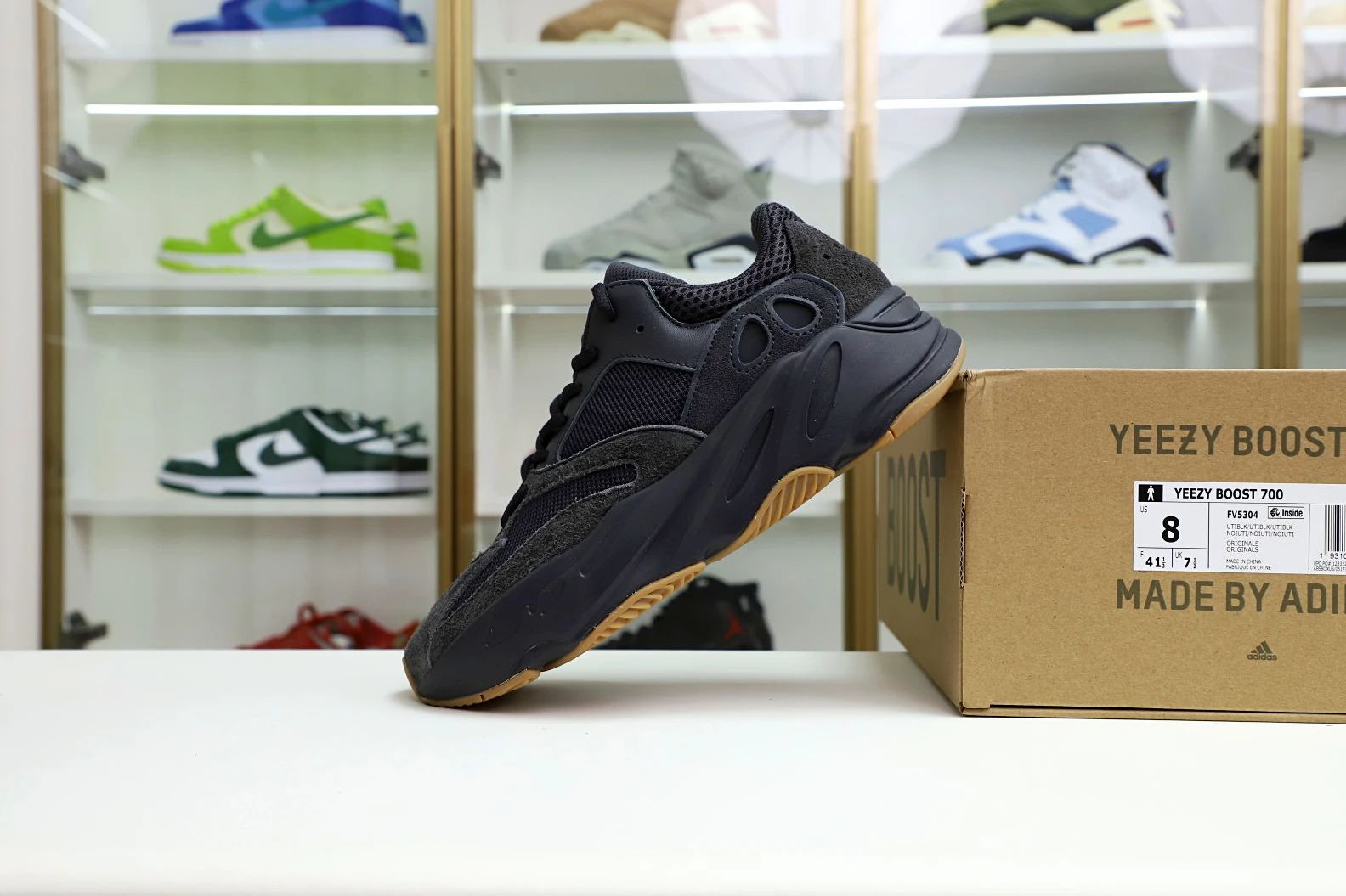Kimikick YEEZY BOOST 700 'UTILITY BLACK' ModernLook 13