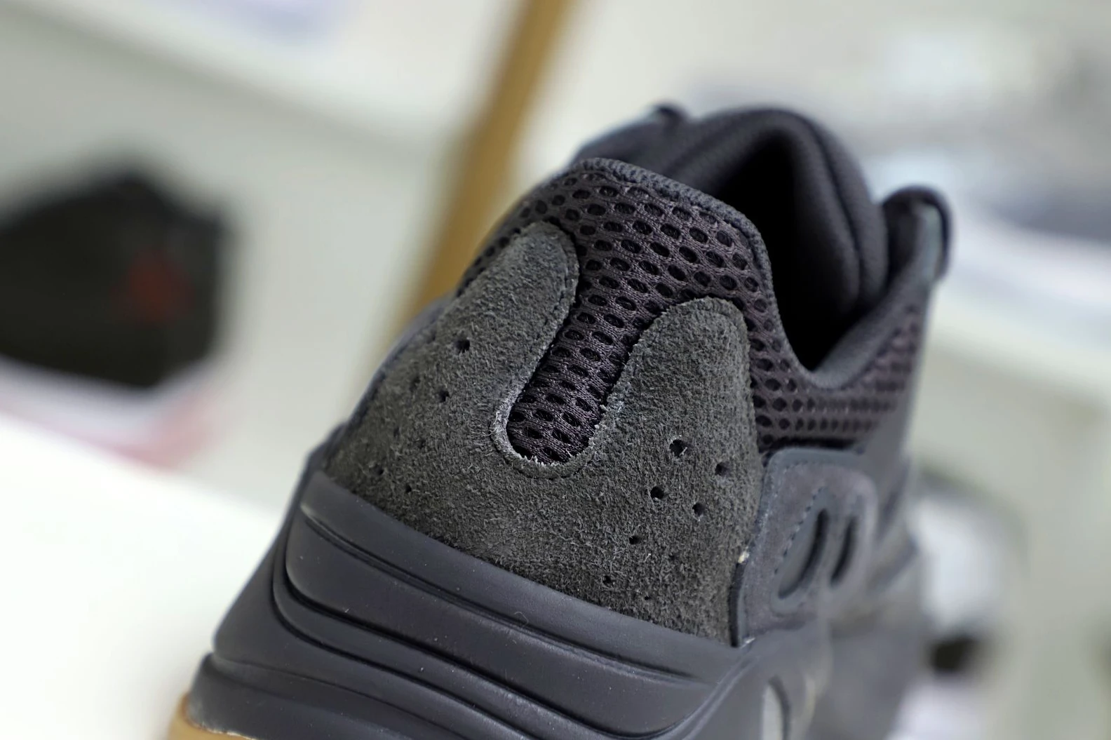 Kimikick YEEZY BOOST 700 'UTILITY BLACK' ModernLook 13