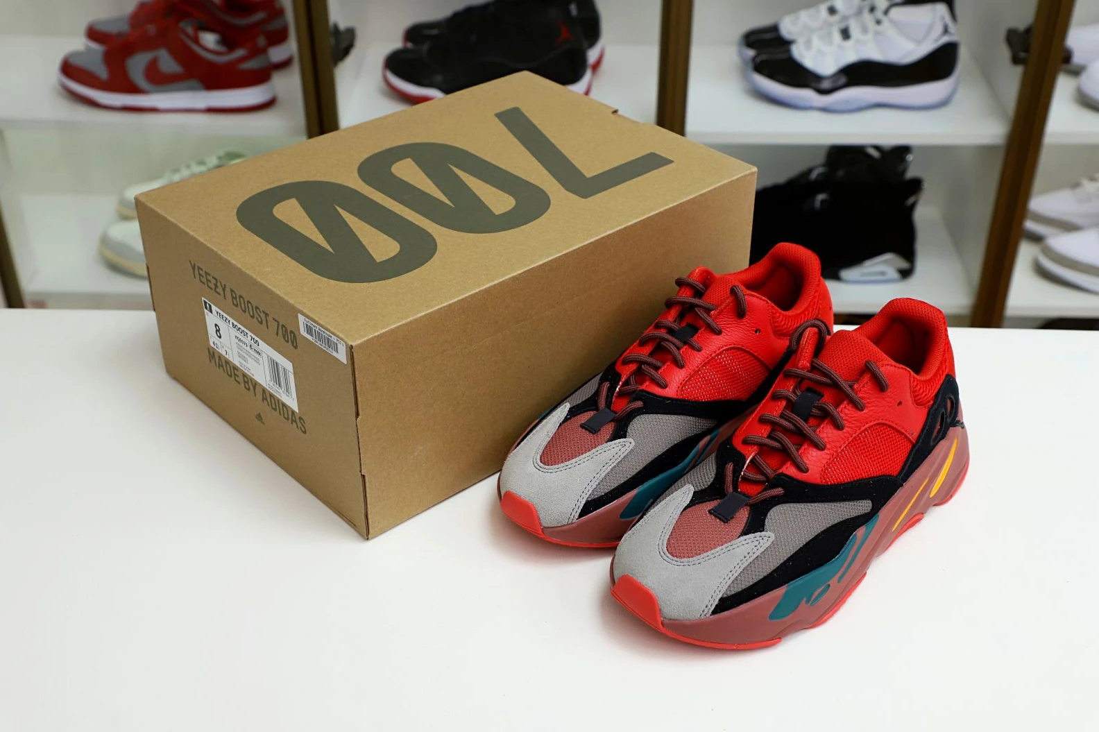Kimikick YEEZY BOOST 700 HI-RES RED HQ WellDesigned 57