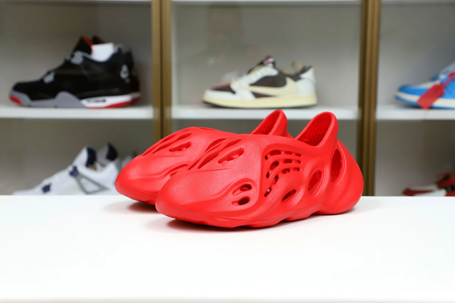 Kimikick YEEZY FOAM RUNNER 'VERMILION' StreetReady 31