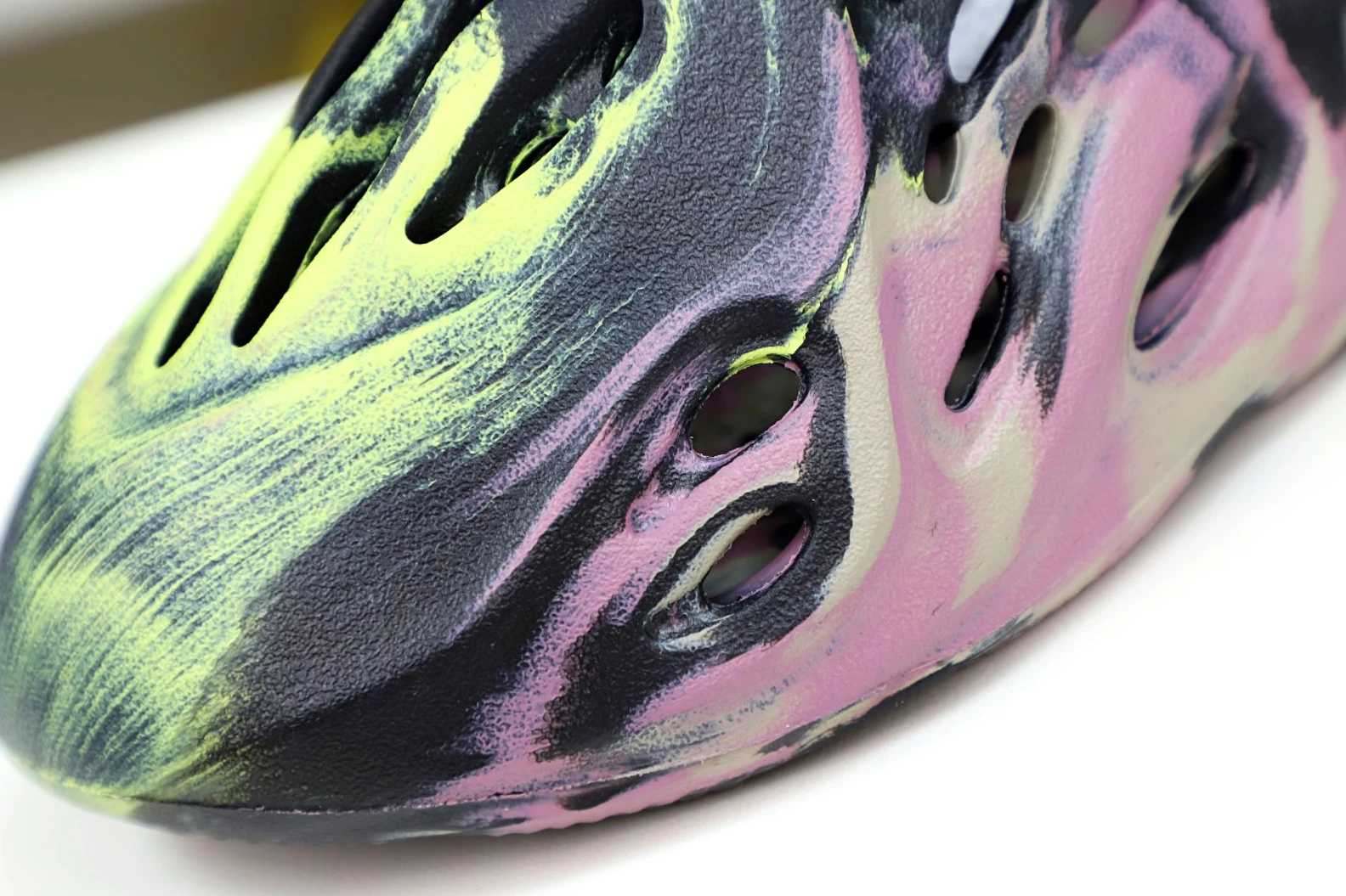 Kimikick YEEZY FOAM RUNNER “MX CARBON” 2022 (IG9562) EasyMatch 75