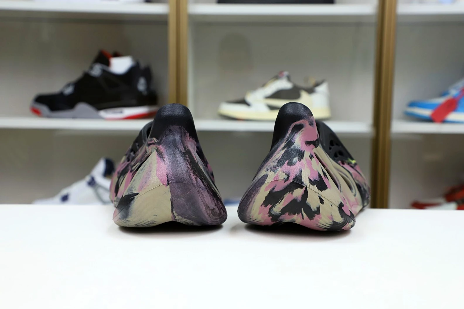 Kimikick YEEZY FOAM RUNNER “MX CARBON” 2022 (IG9562) EasyMatch 75