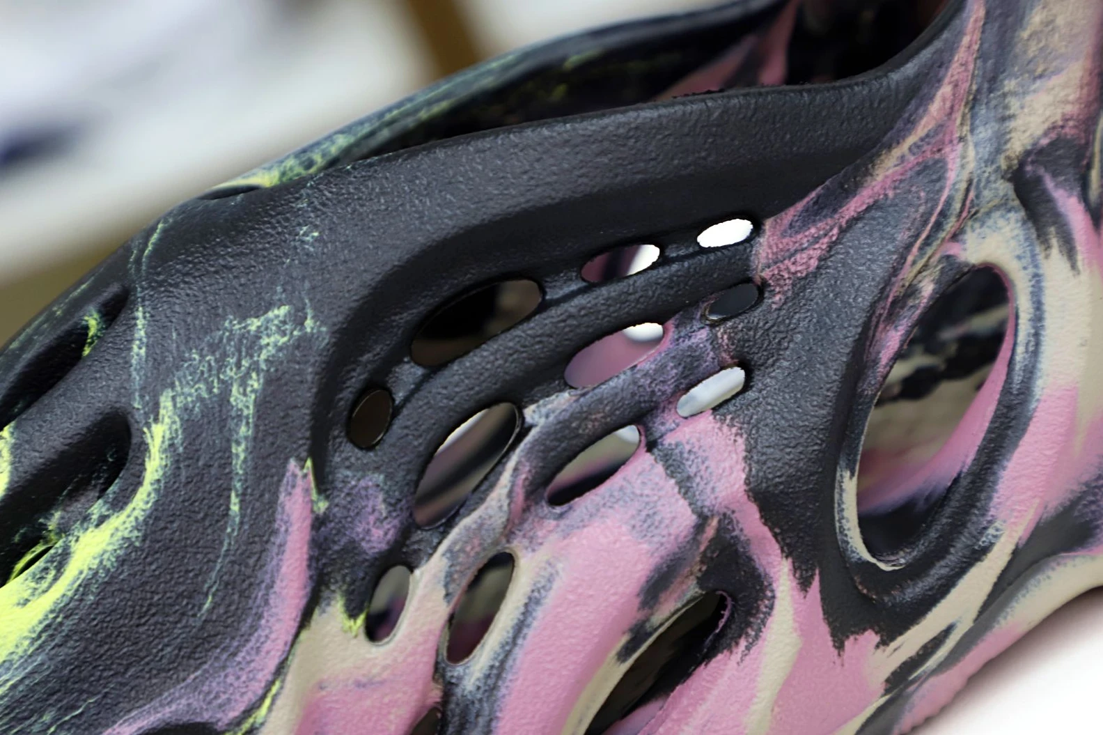 Kimikick YEEZY FOAM RUNNER “MX CARBON” 2022 (IG9562) EasyMatch 75