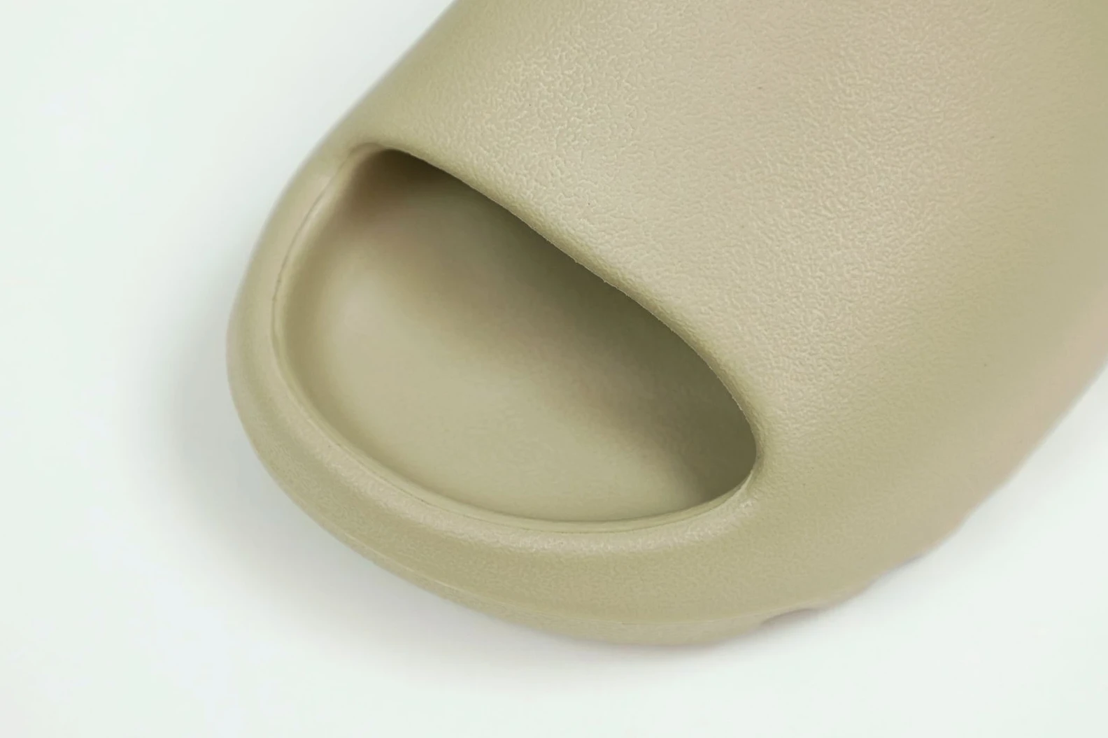 Kimikick YEEZY SLIDES GW ModernLook 16