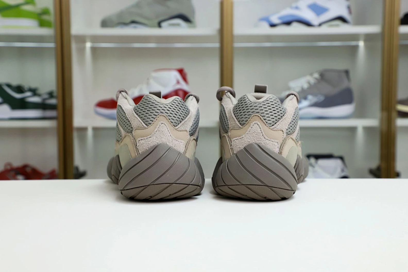 Kimikick Yeezy DailyWear 60