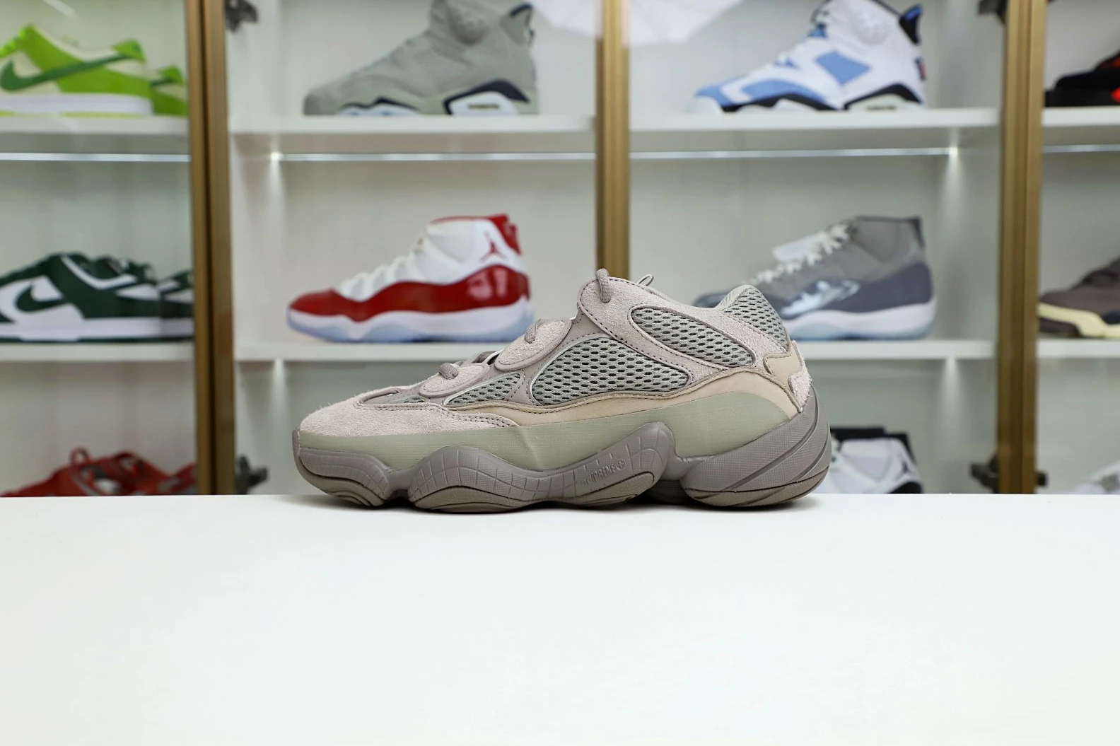 Kimikick Yeezy DailyWear 60