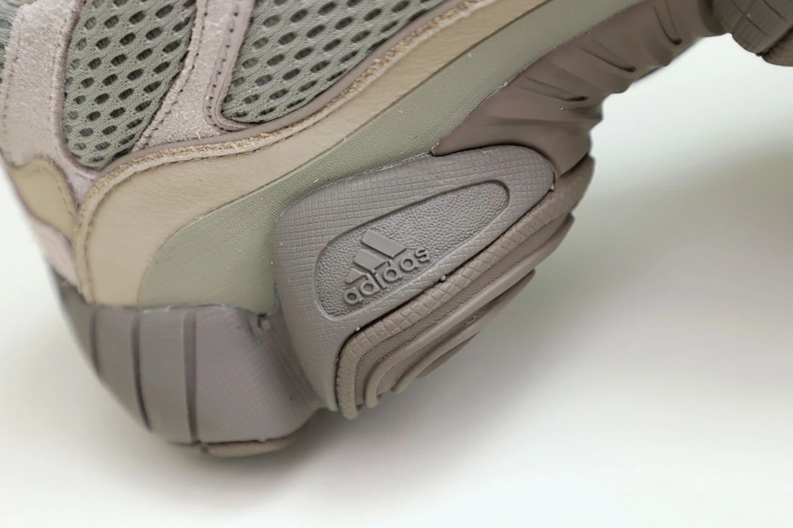Kimikick Yeezy DailyWear 60