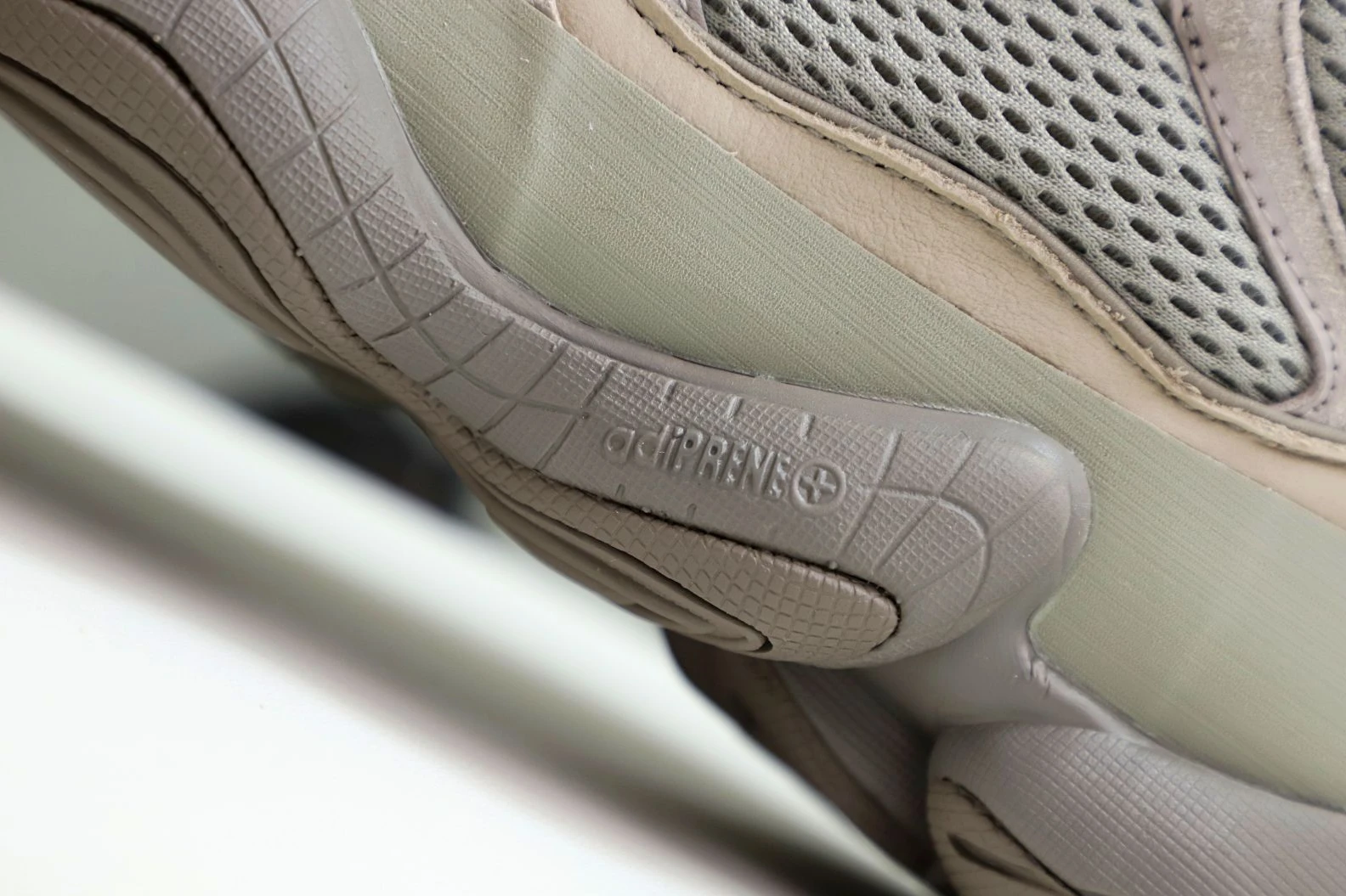 Kimikick Yeezy DailyWear 60