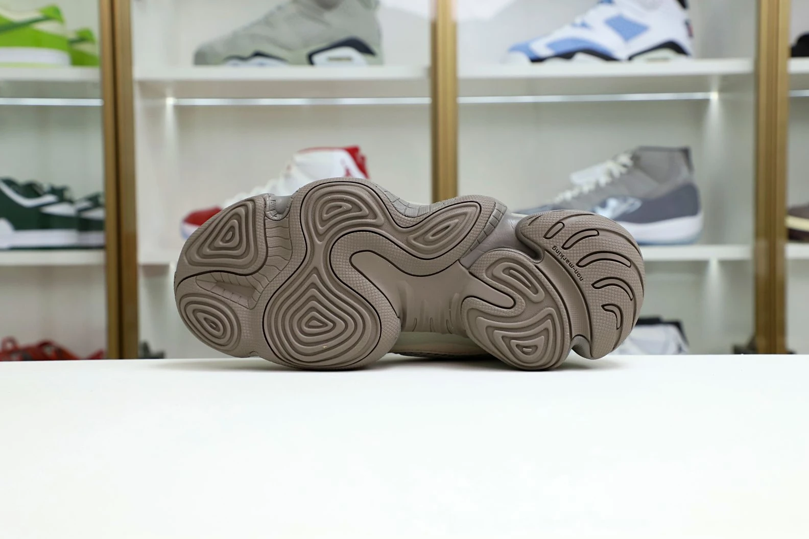 Kimikick Yeezy DailyWear 60