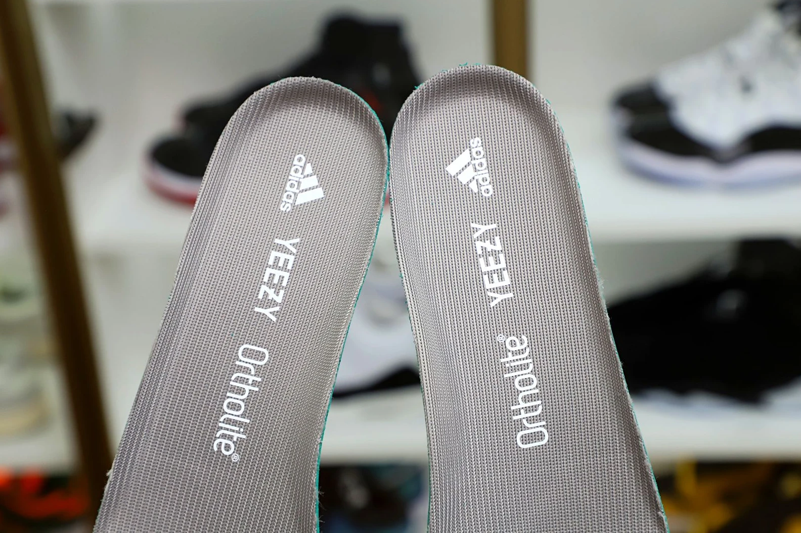 Kimikick Yeezy DailyWear 60