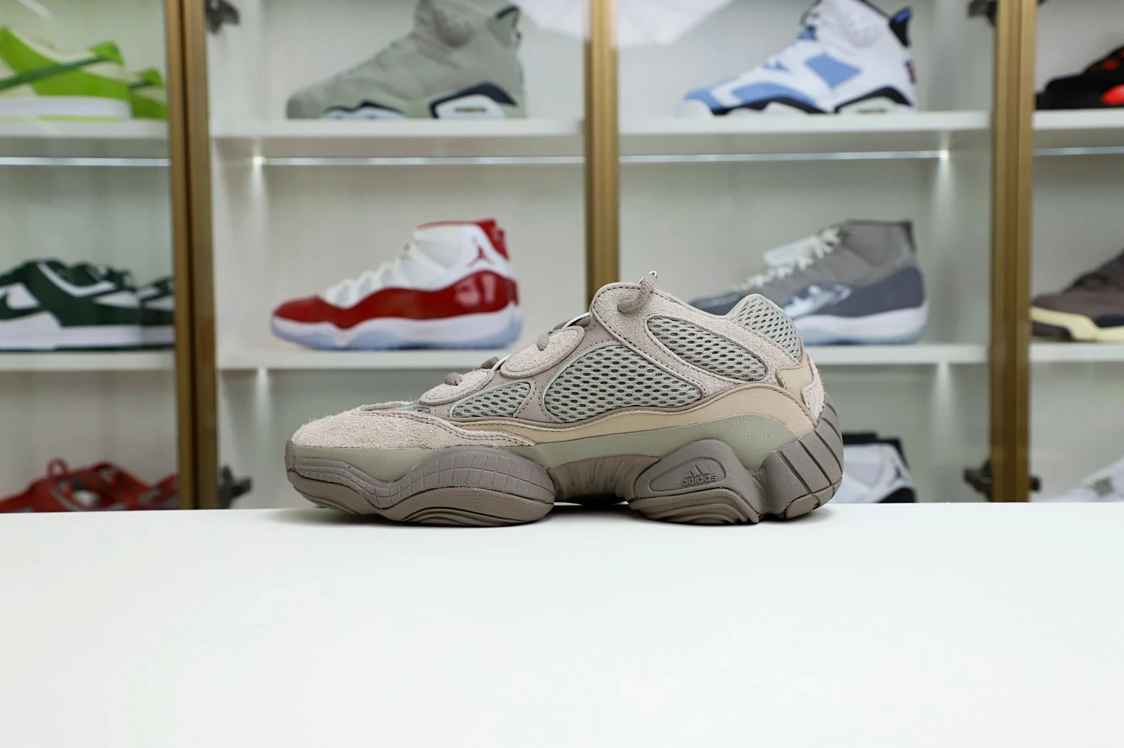 Kimikick Yeezy DailyWear 60