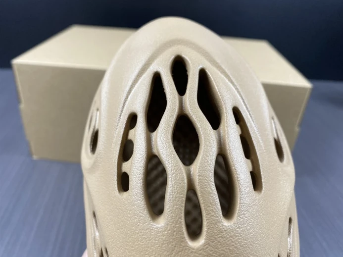 ModernLook Adidas Yeezy Foam RNNR Ochre GW 420