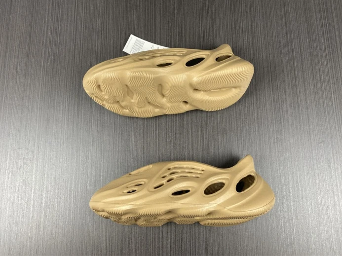 ModernLook Adidas Yeezy Foam RNNR Ochre GW 420