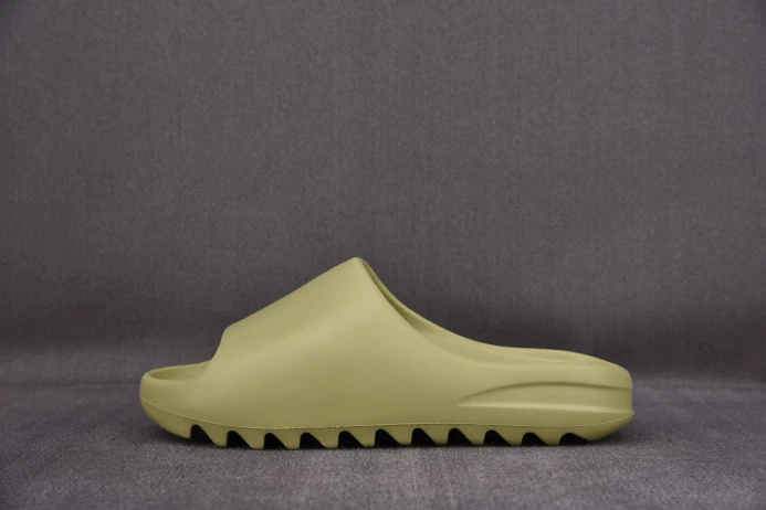 ModernLook Adidas Yeezy Slide Resin GZ 386