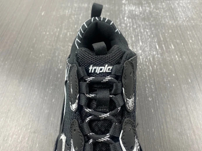 ModernLook BLCG TRIPLE S SNEAKER 536737 W2FW6 2395