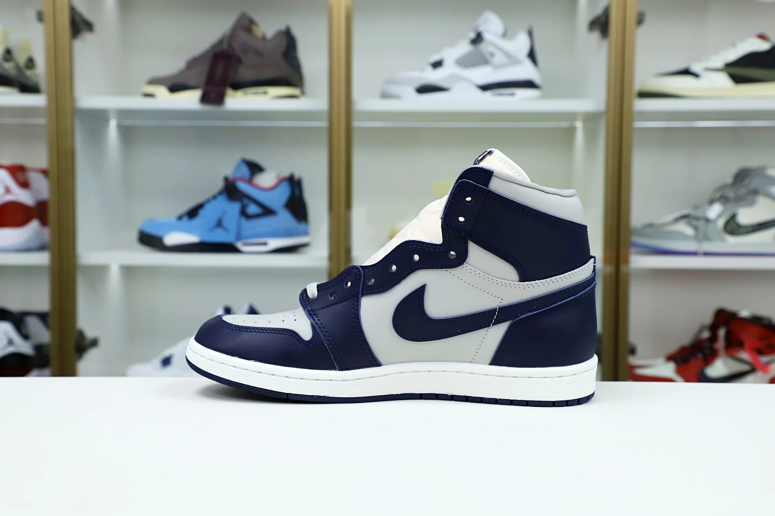 ModernLook Kimikick Jordan Air Jordan 1 high 1909